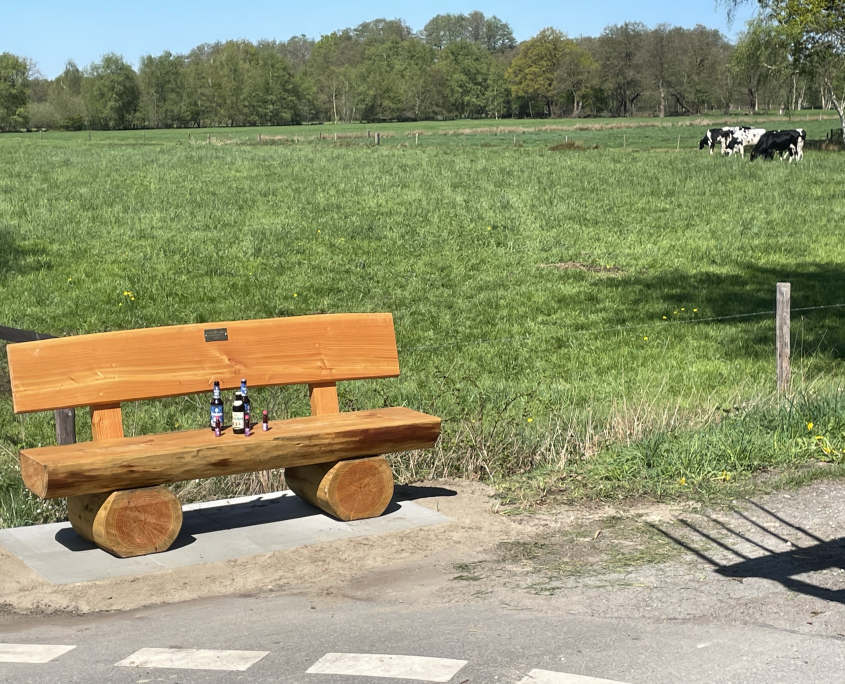 Neue Bänke im Tannenweg, Seemannsweg und an der Kreyenhooper Straße
